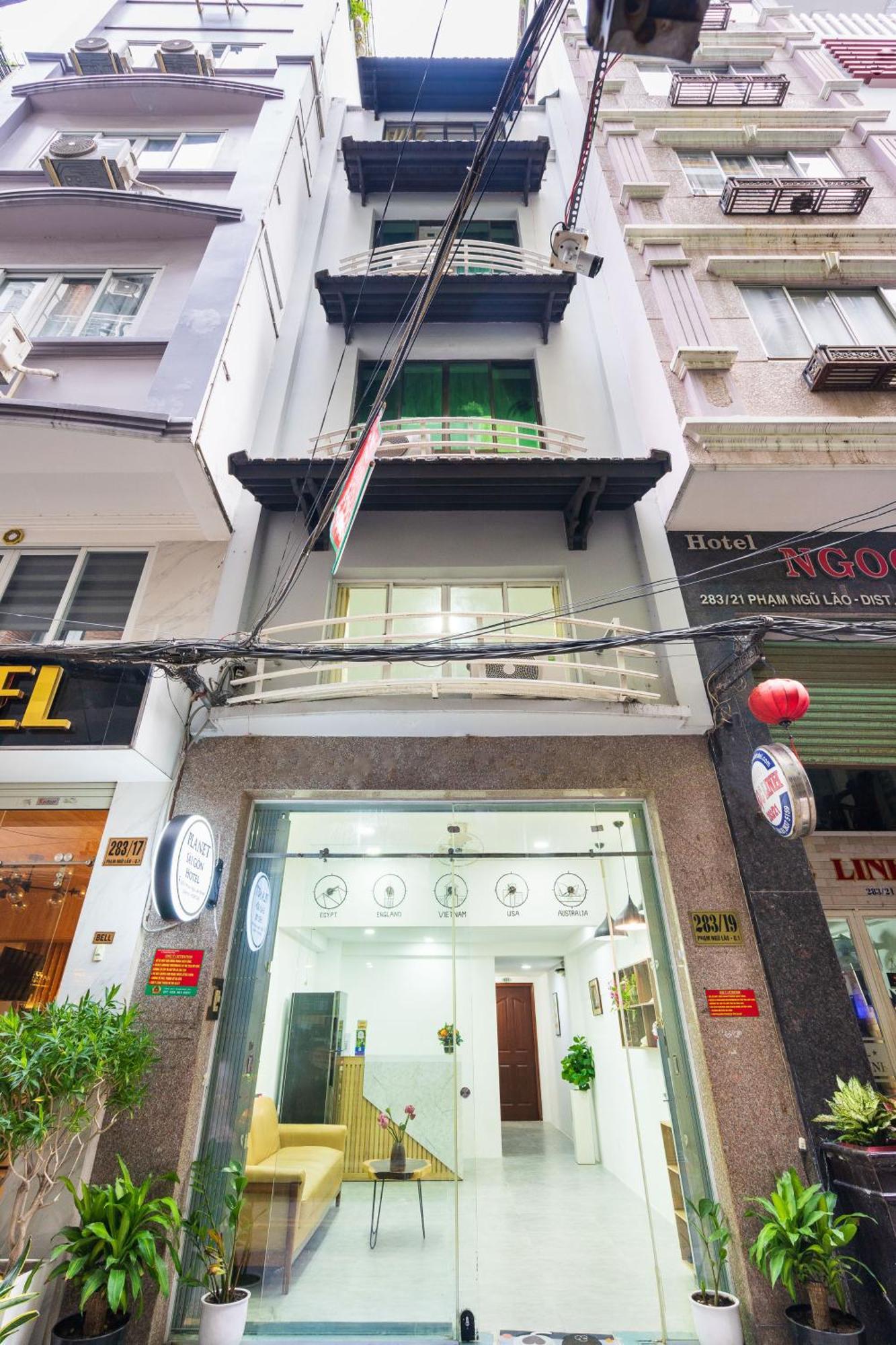 Ở trọ Planet Saigon *